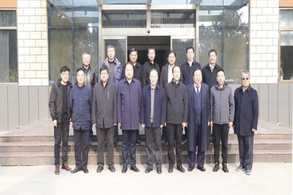 濟(jì)寧市機(jī)械行業(yè)協(xié)會2019年第三次會長辦公會在我公司召開