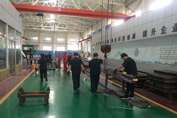 復(fù)產(chǎn)復(fù)工忙起來，黨員先鋒帶起來