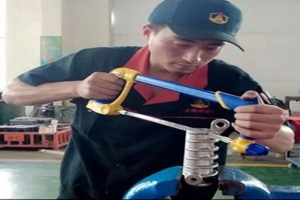 喜報-瑞祥模具任兆緒同志榮獲2022年度“濟(jì)寧工匠”